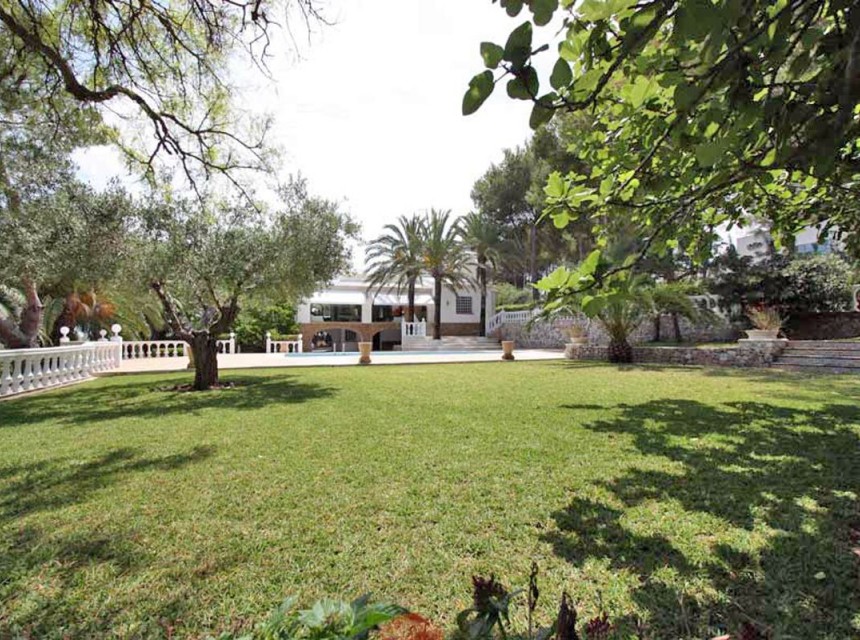 Sale - Villa -
Javea