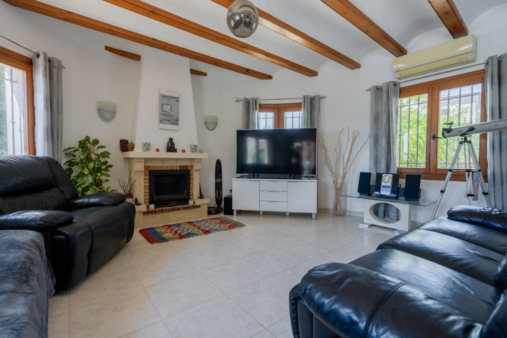 Sale - Villa -
Javea