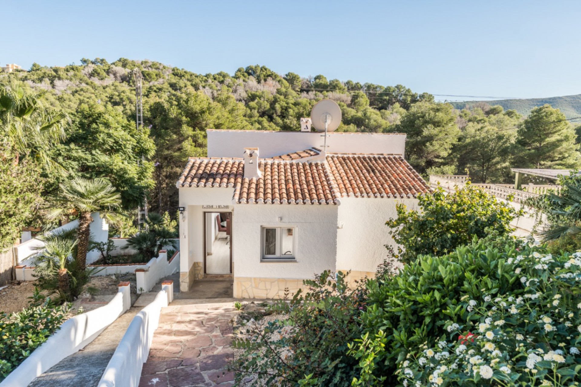 Sale - Villa -
Javea