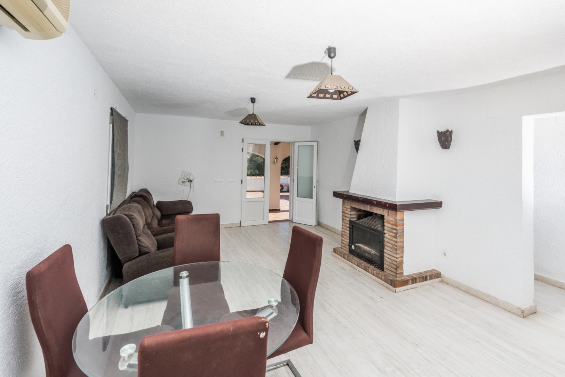 Sale - Villa -
Javea