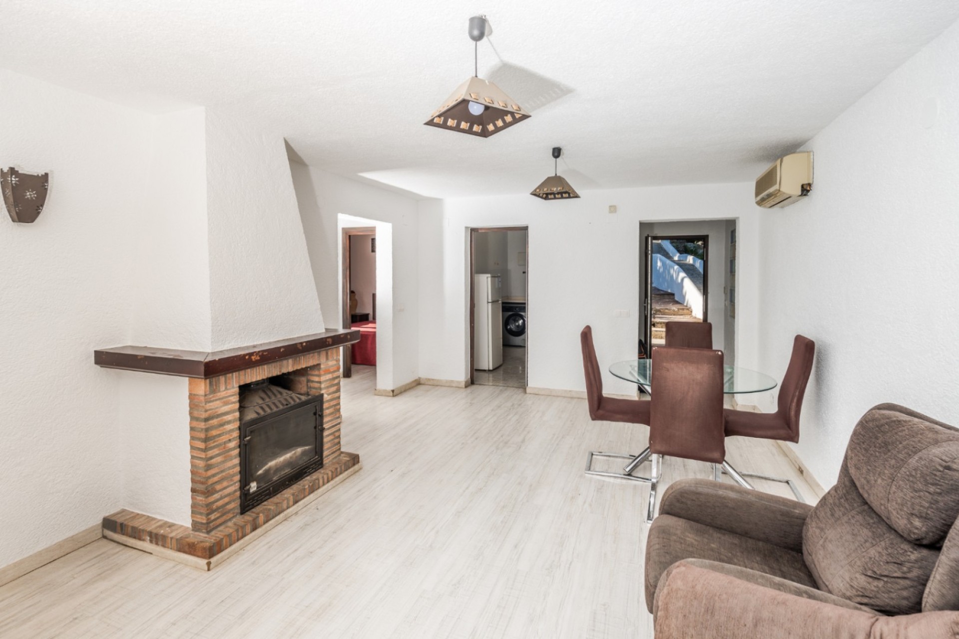 Sale - Villa -
Javea