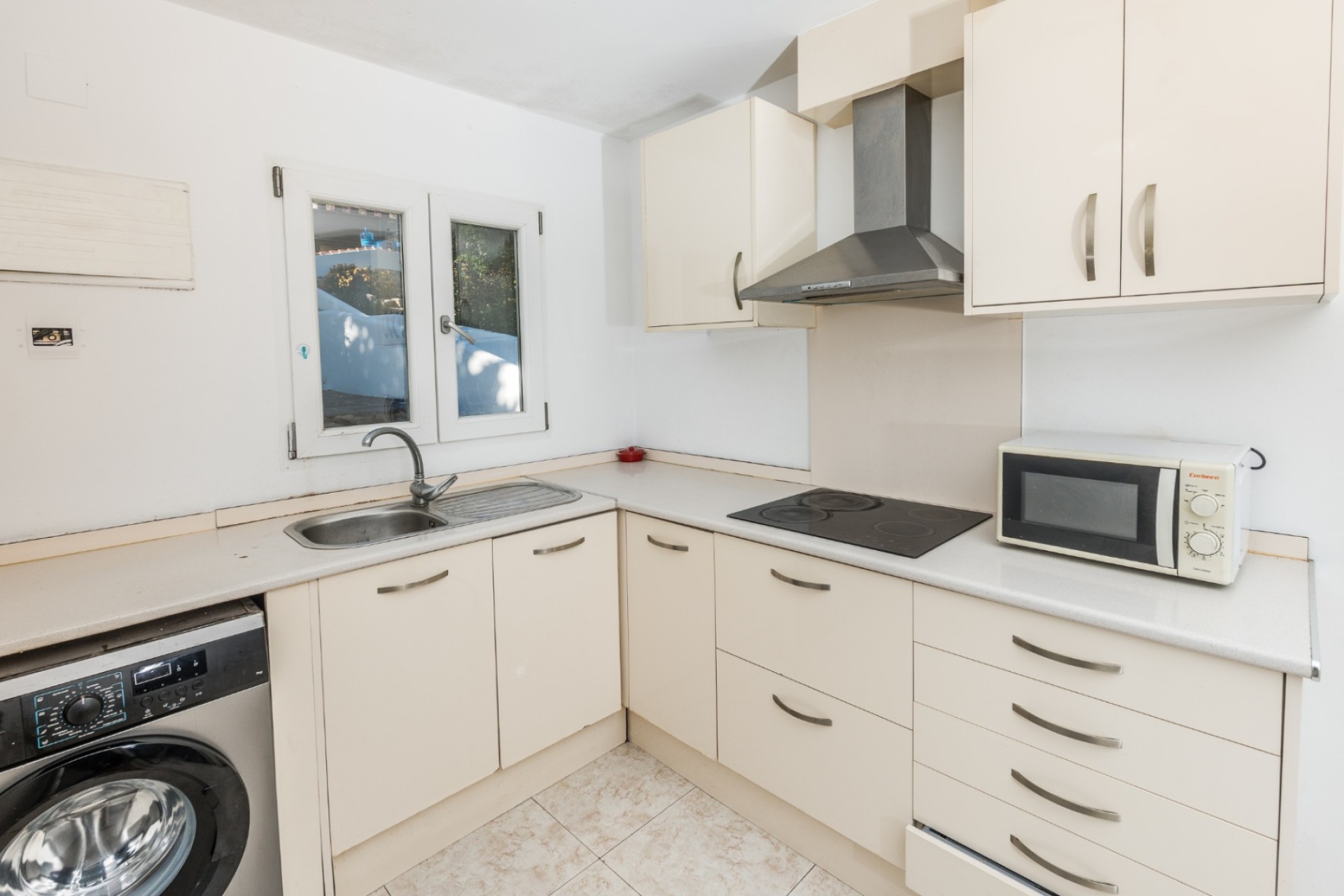 Sale - Villa -
Javea