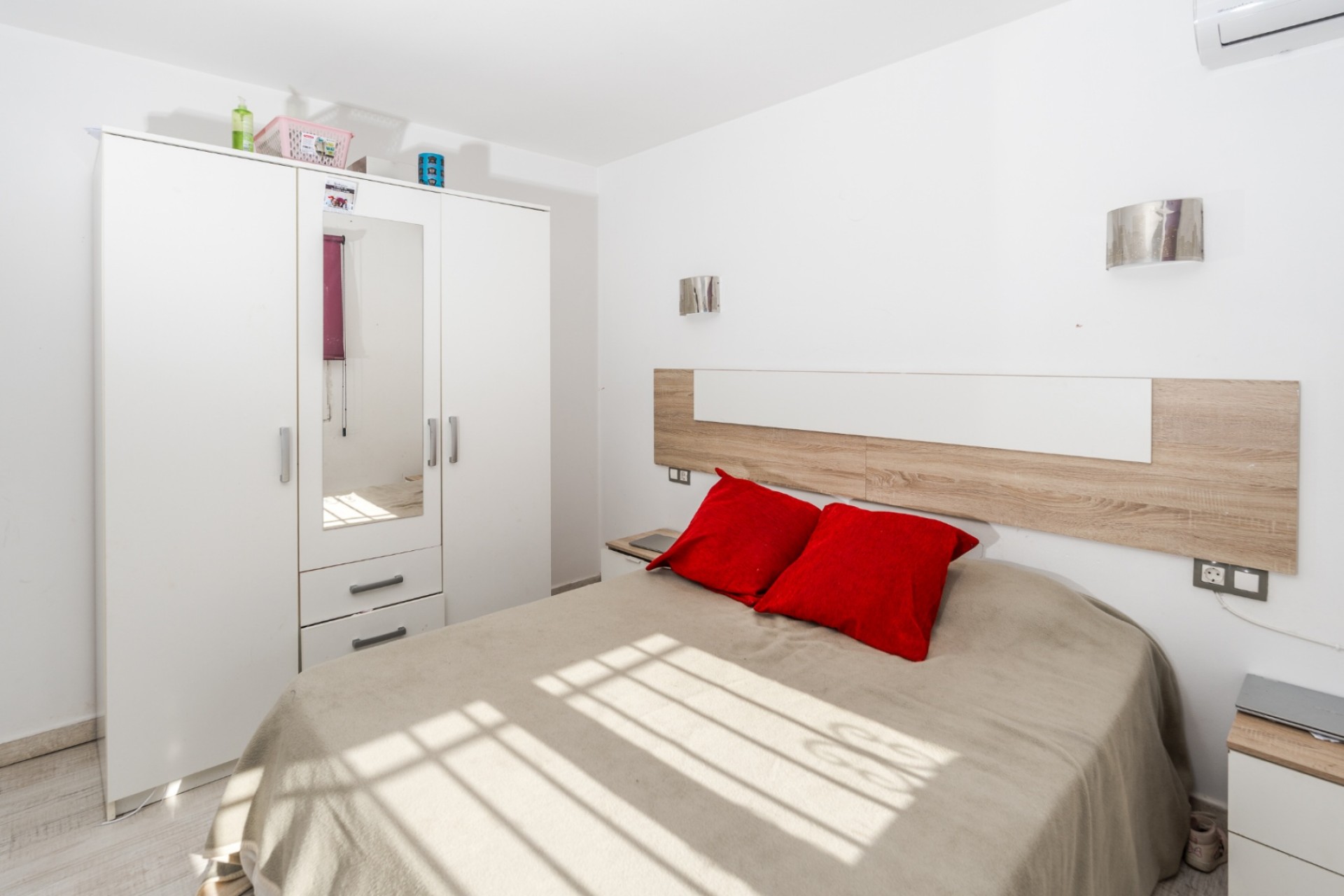 Sale - Villa -
Javea