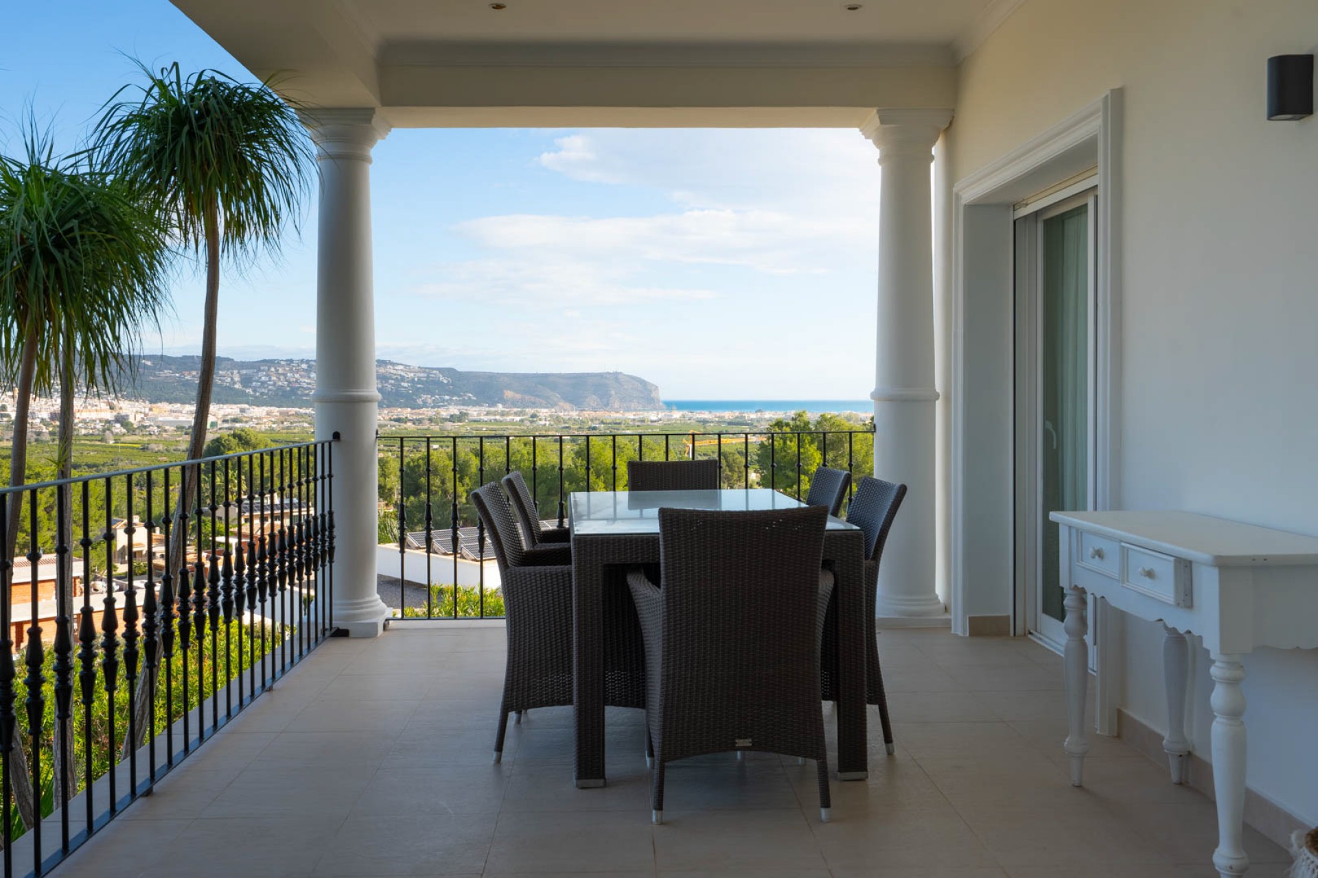 Sale - Villa -
Javea