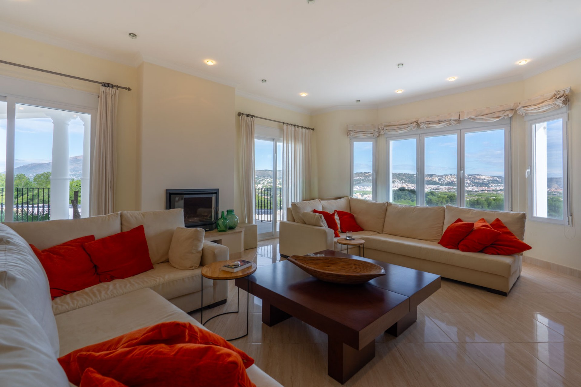 Sale - Villa -
Javea