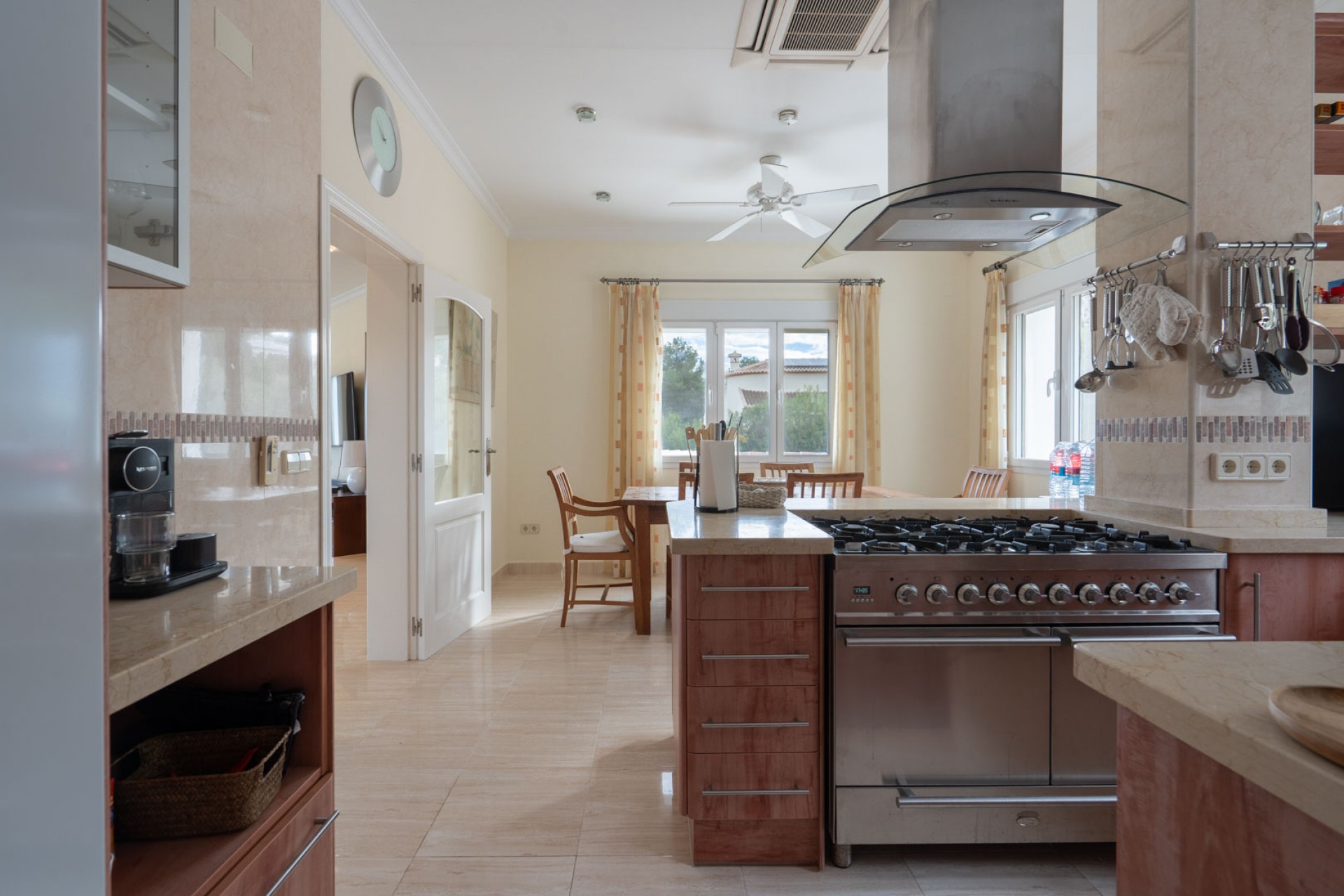 Sale - Villa -
Javea