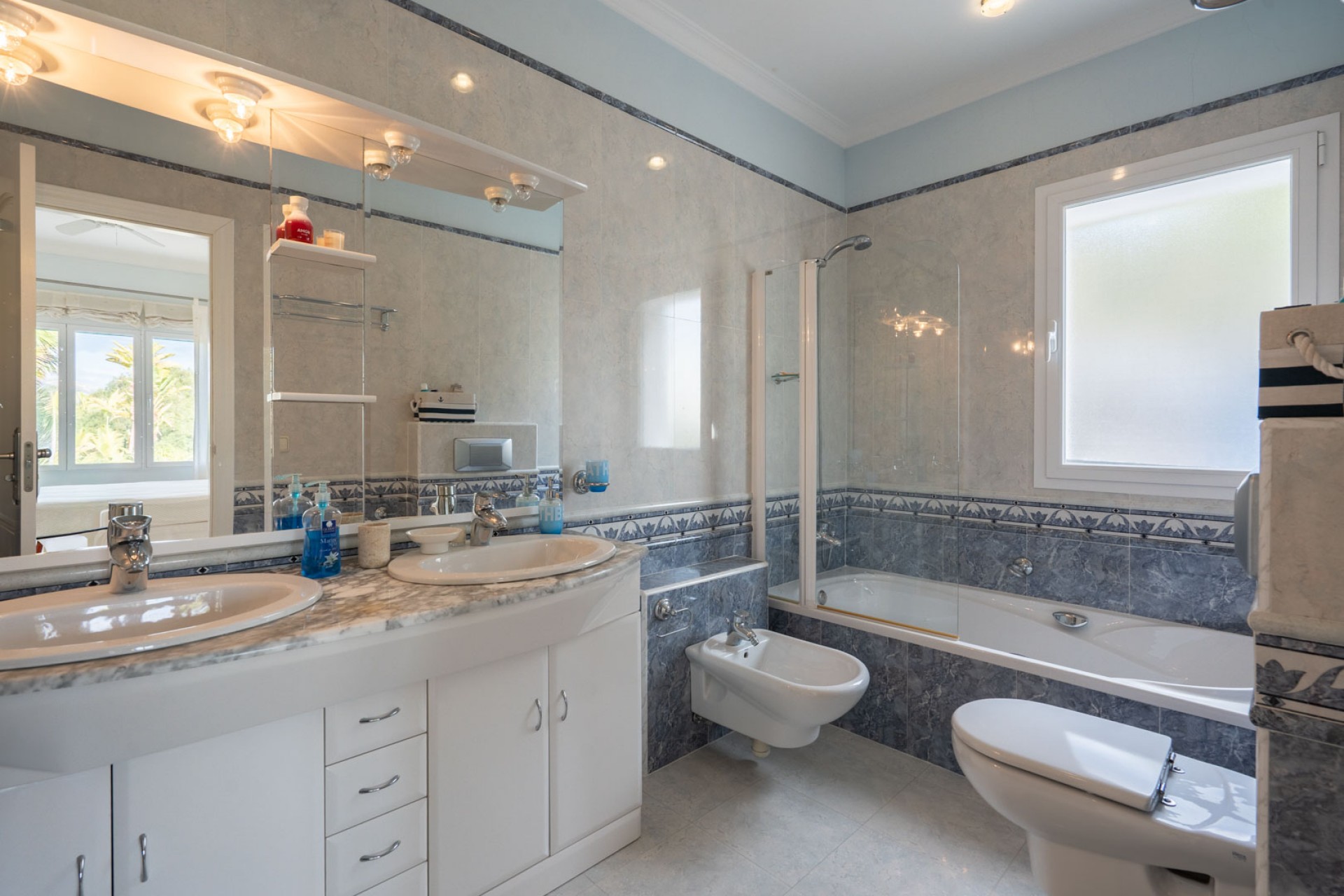 Sale - Villa -
Javea