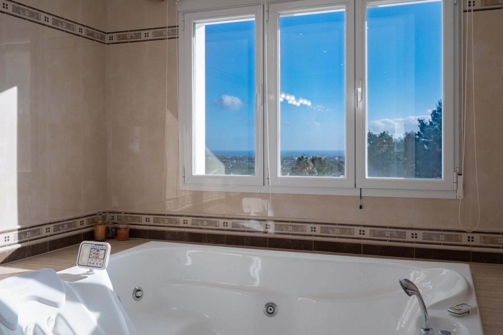 Sale - Villa -
Javea