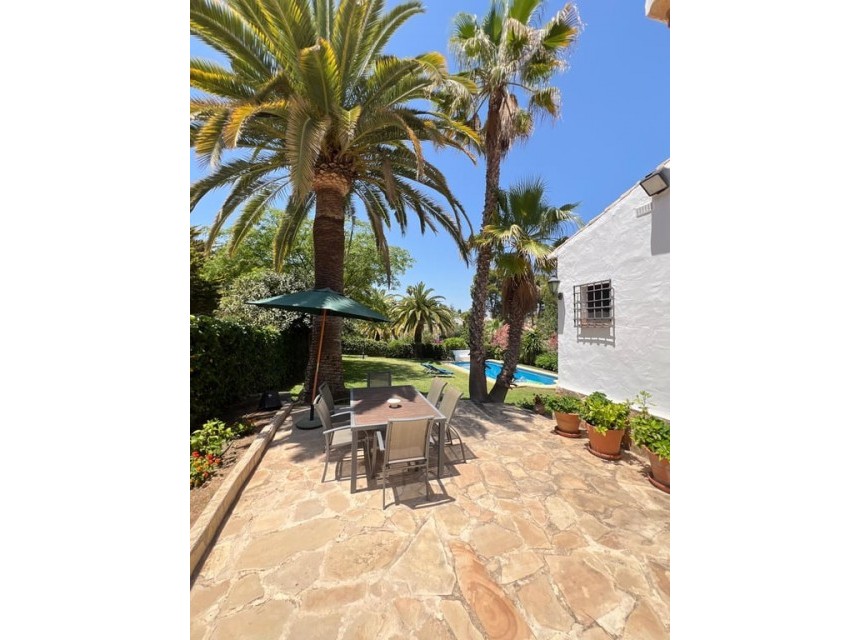 Sale - Villa -
Javea