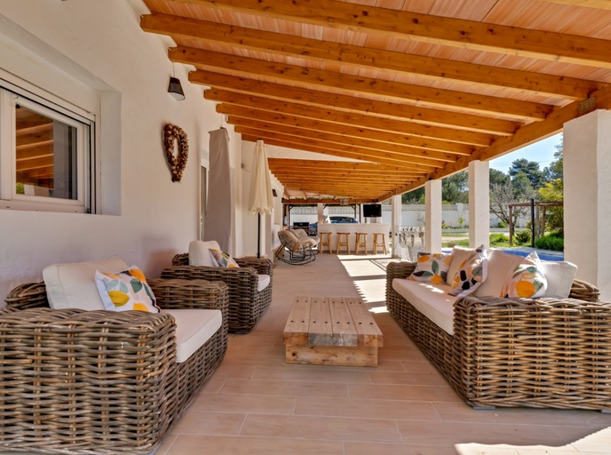 Sale - Villa -
Javea