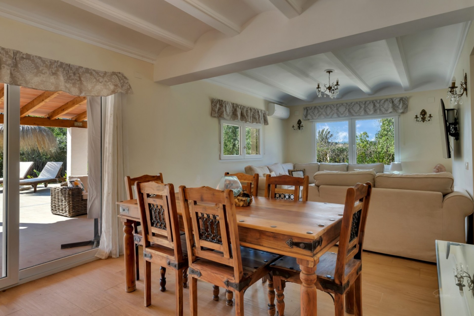 Sale - Villa -
Javea