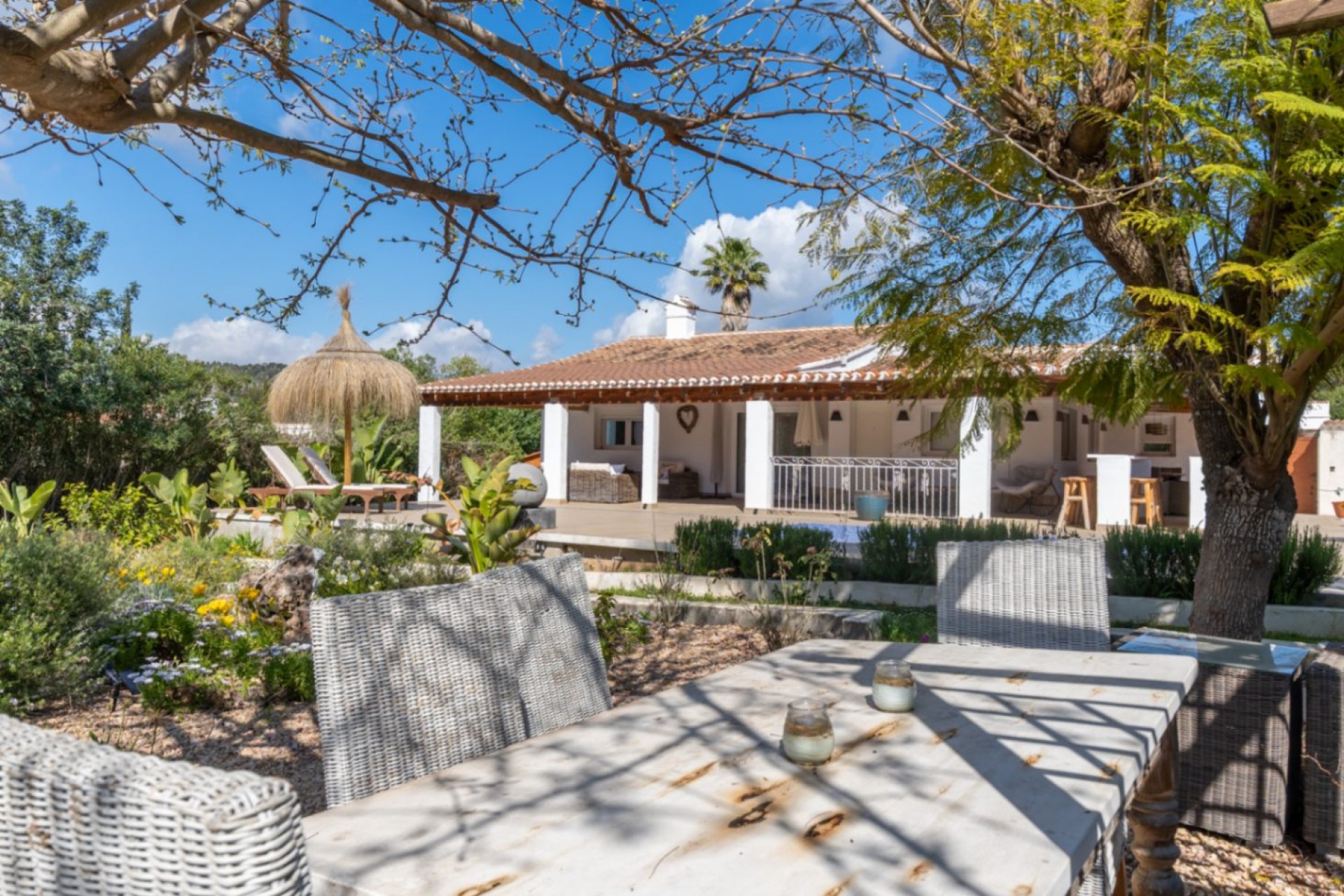 Sale - Villa -
Javea