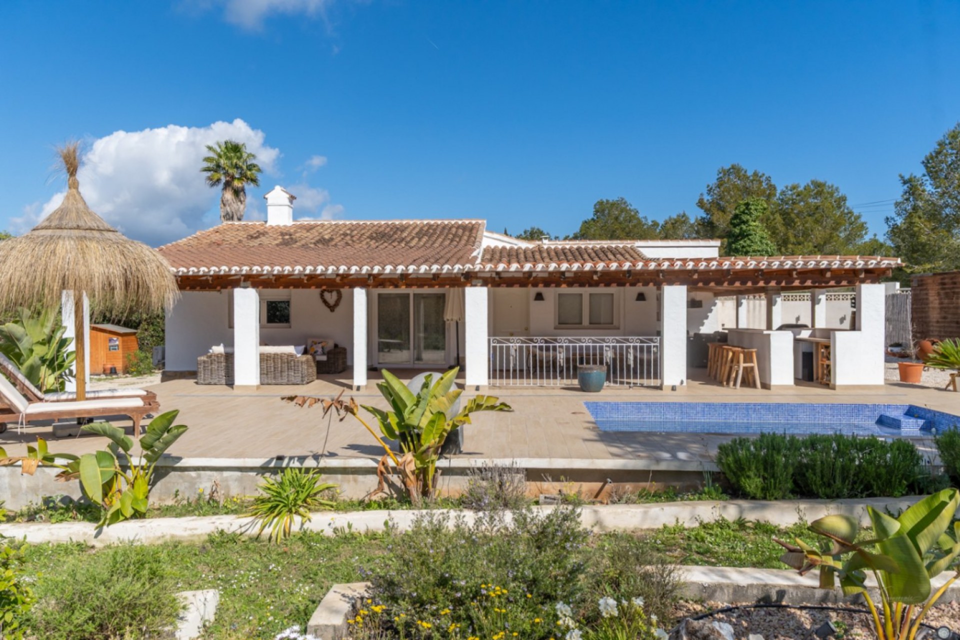 Sale - Villa -
Javea