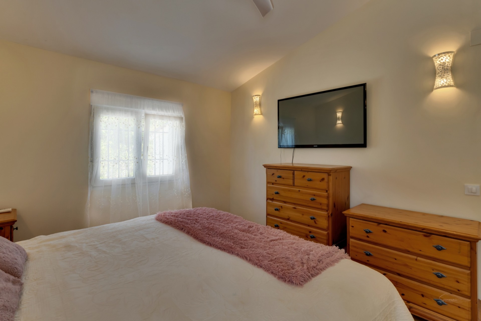 Sale - Villa -
Javea