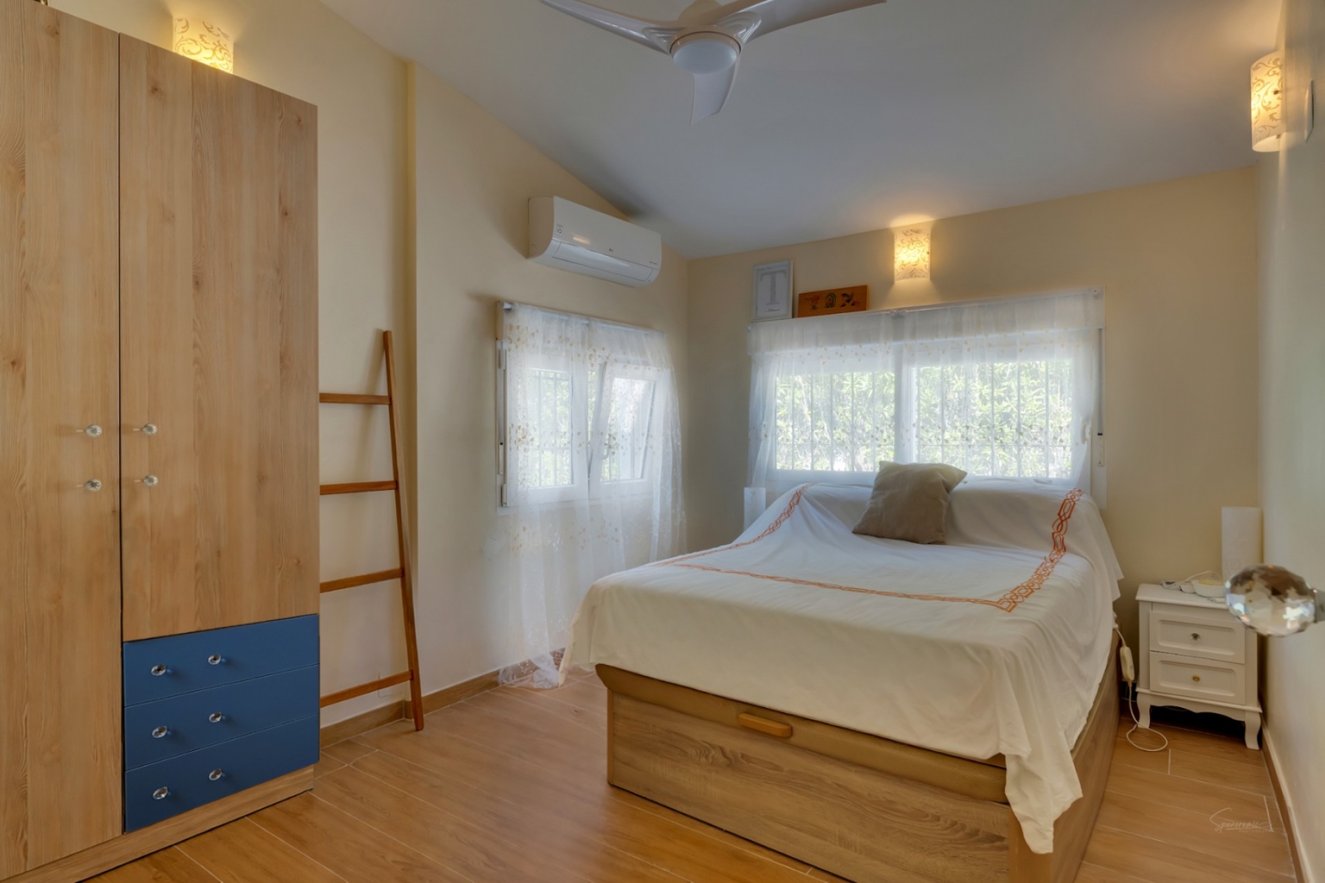 Sale - Villa -
Javea