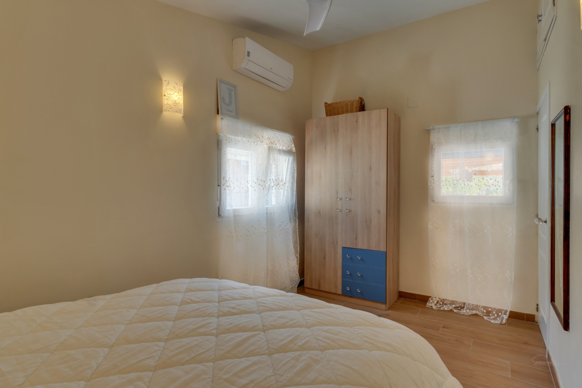 Sale - Villa -
Javea