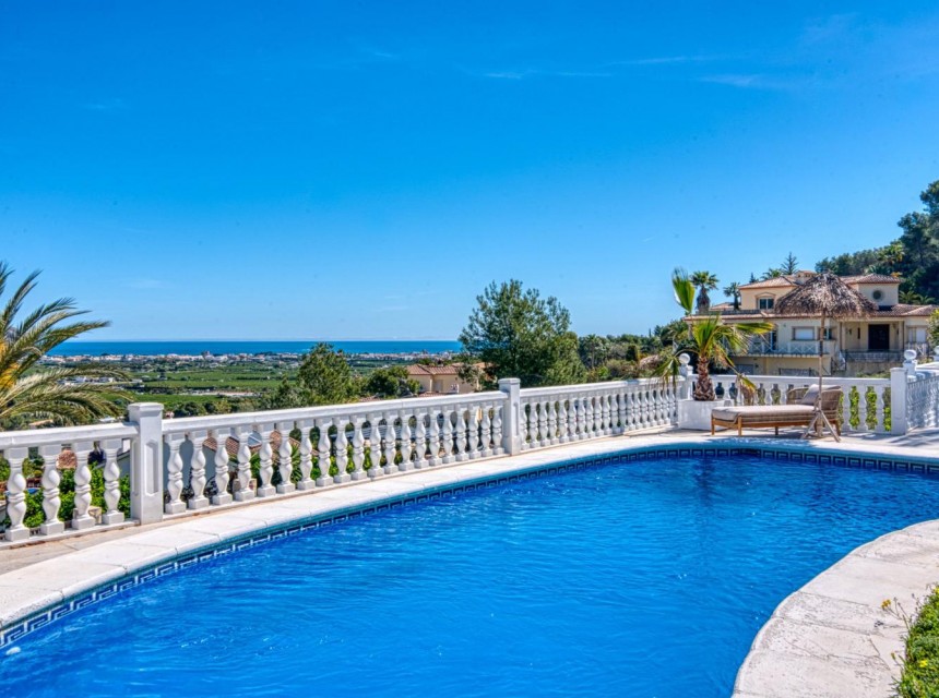 Sale - Villa -
Javea