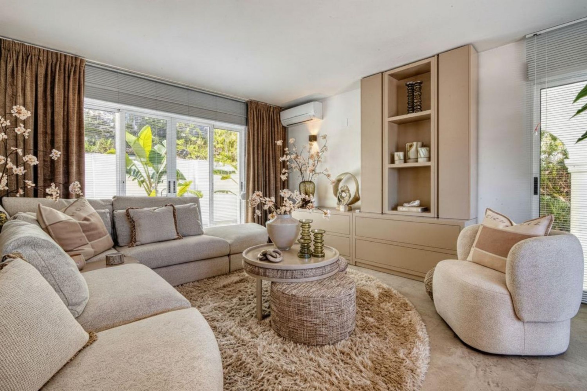 Sale - Villa -
Javea