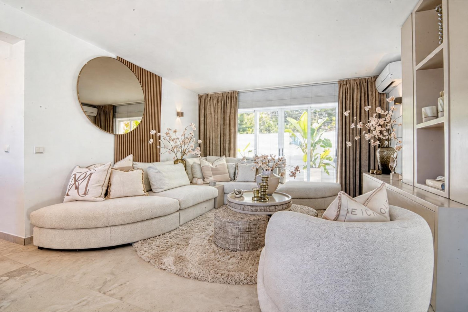 Sale - Villa -
Javea