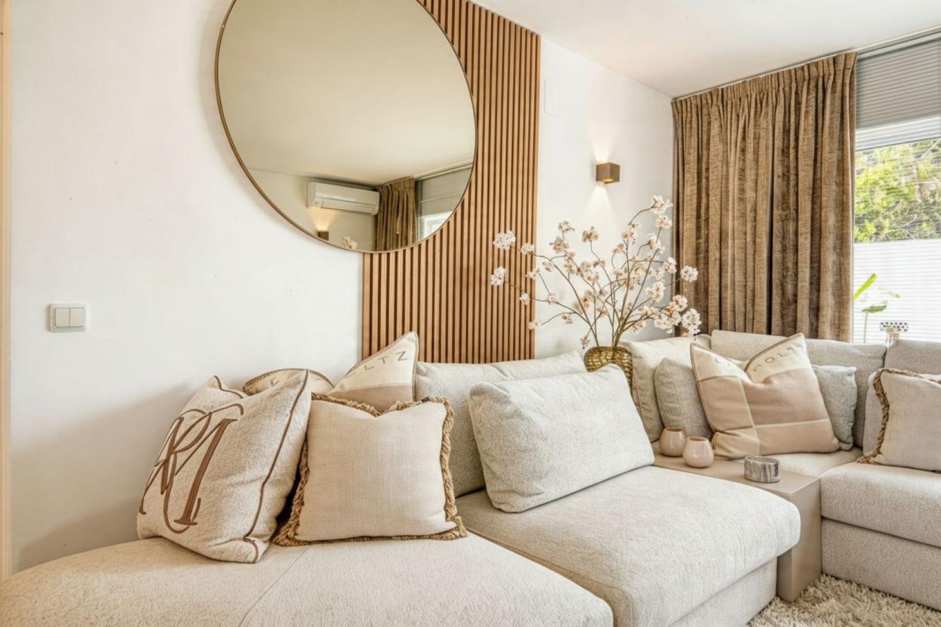 Sale - Villa -
Javea