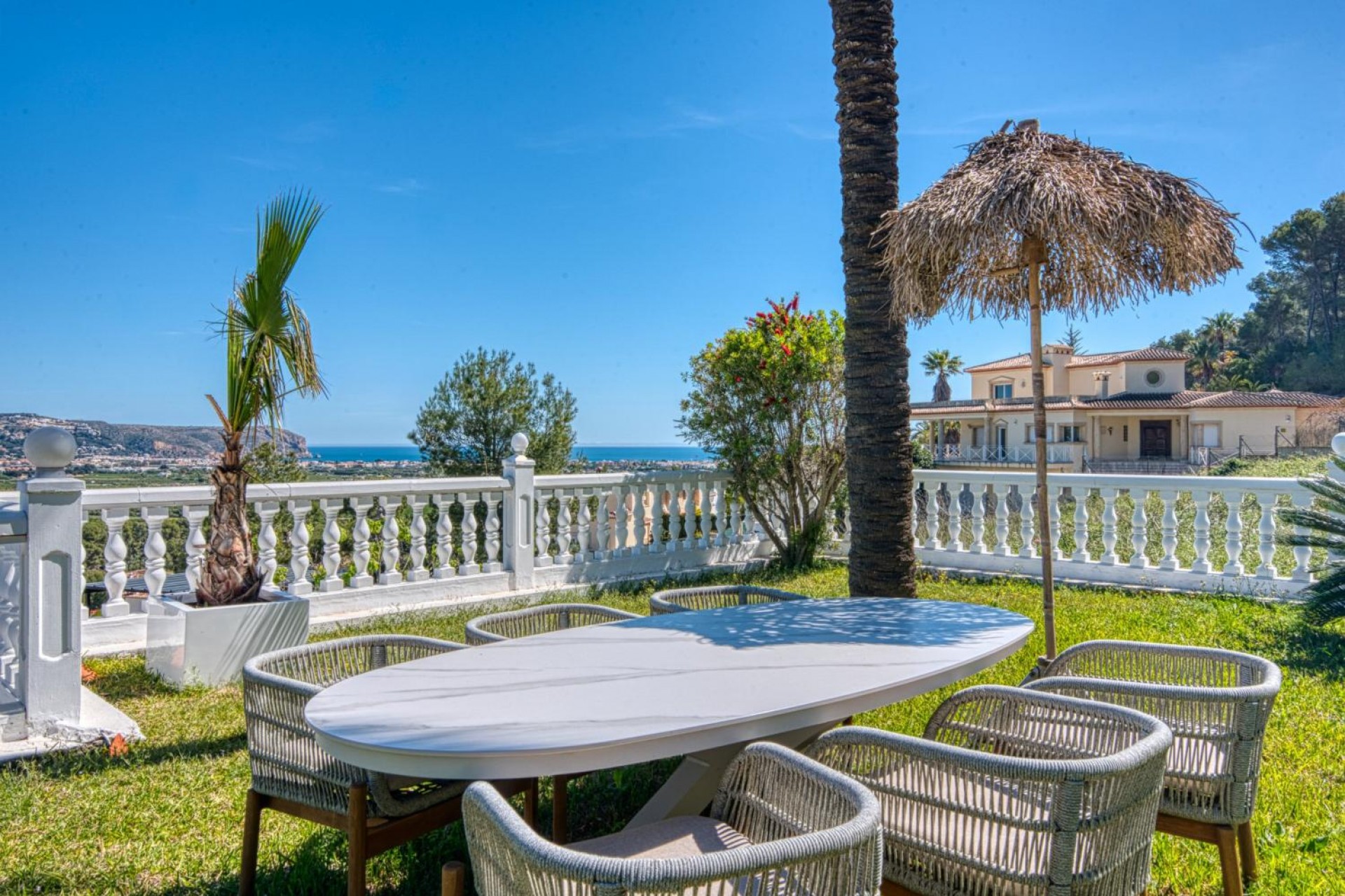 Sale - Villa -
Javea