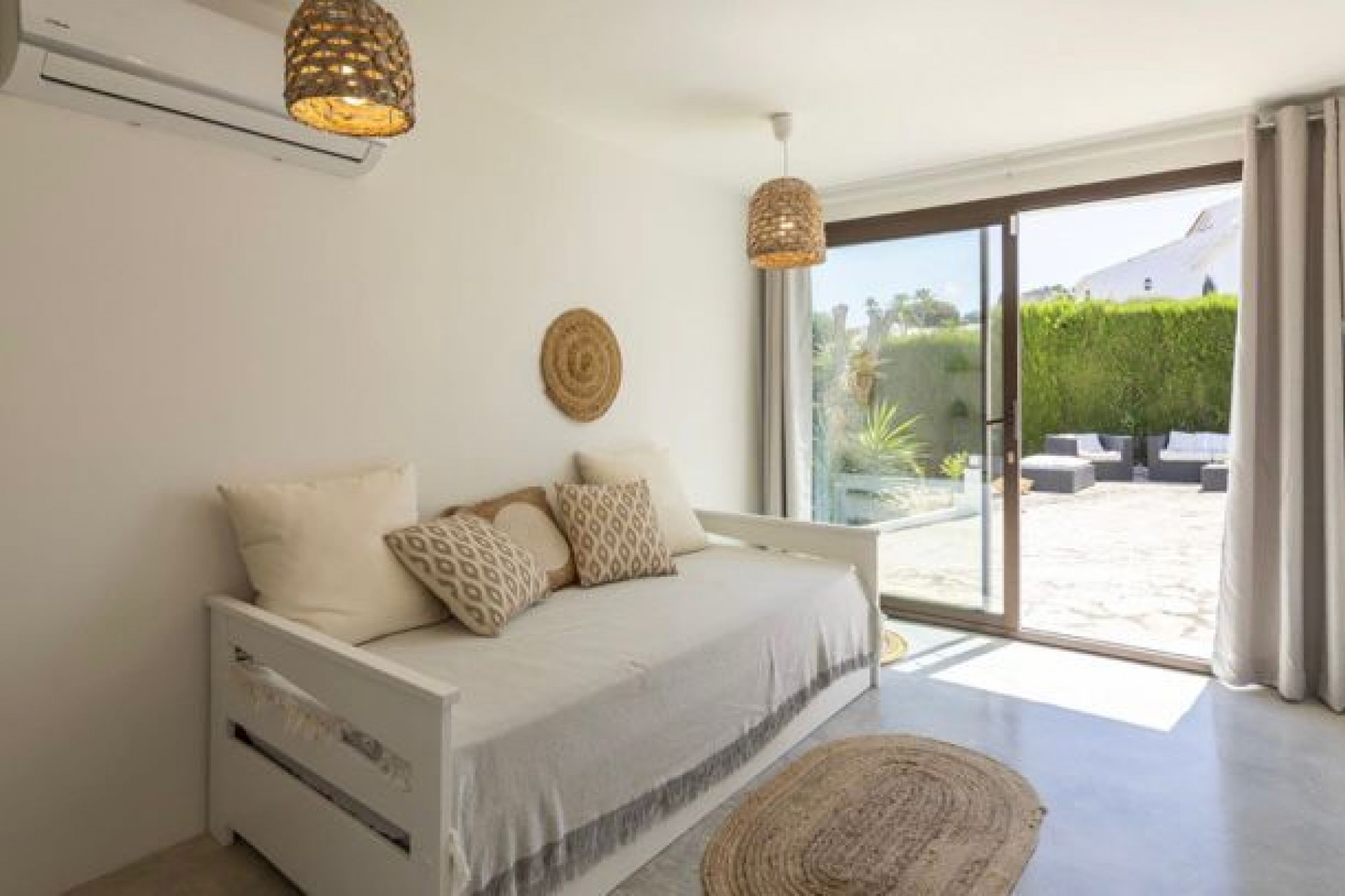 Sale - Villa -
Javea