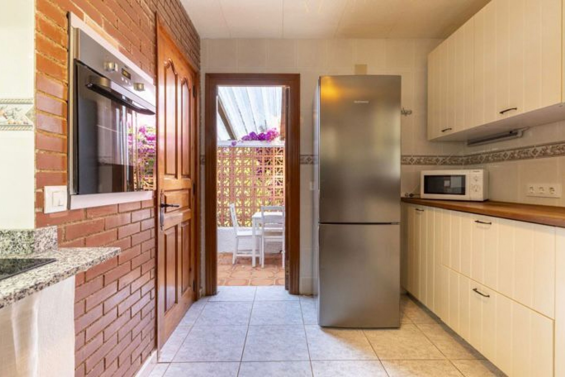 Sale - Villa -
Javea