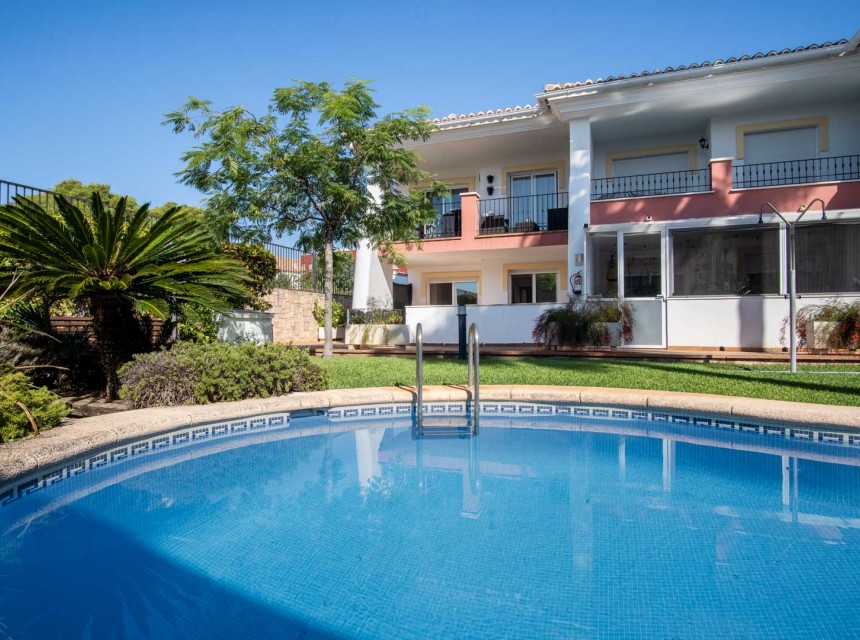 Sale - Villa -
Jesus Pobre