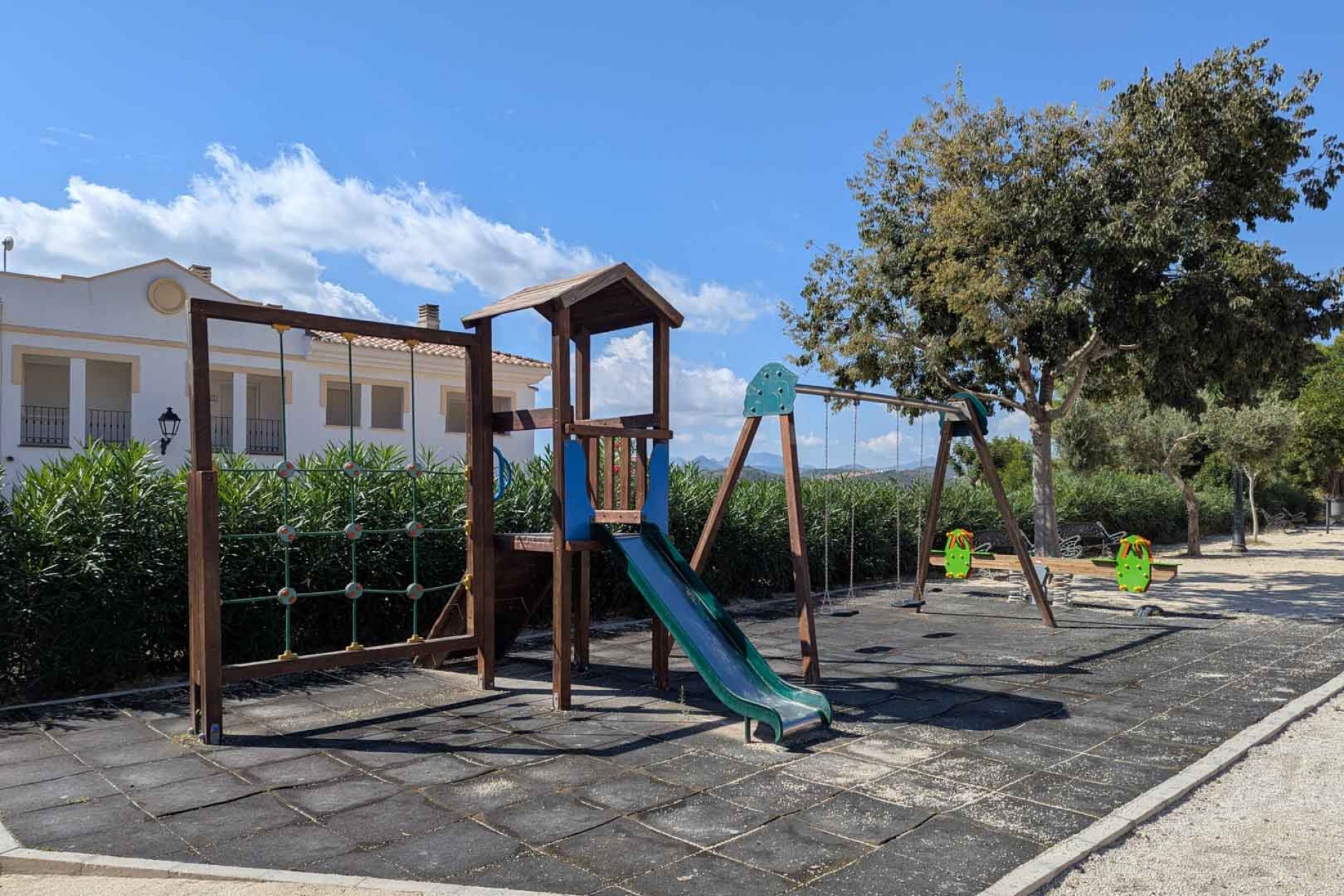 Sale - Villa -
Jesus Pobre