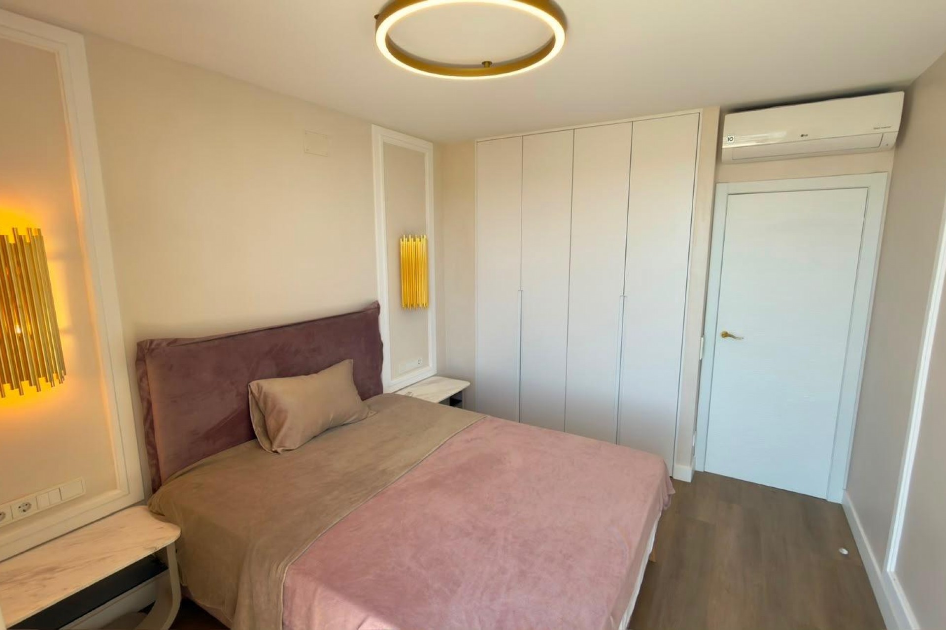 Sale - Villa -
La Nucia - Varadero