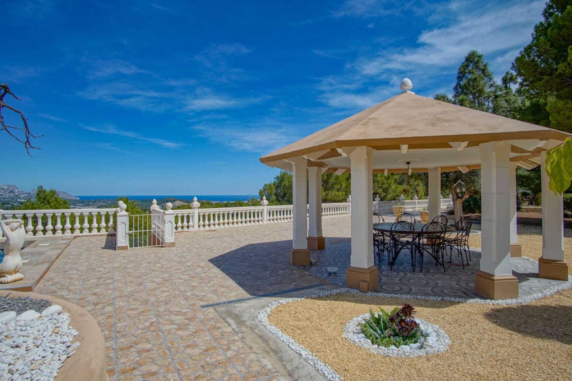 Sale - Villa -
La Nucia