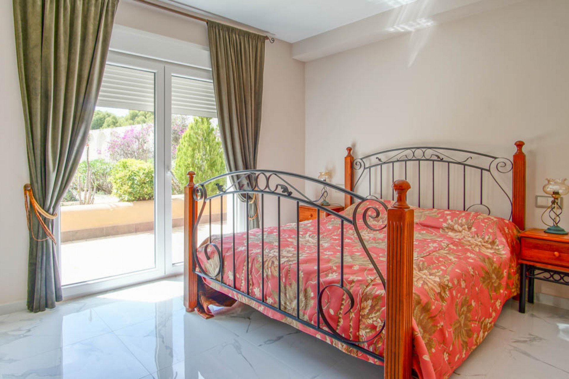 Sale - Villa -
La Nucia