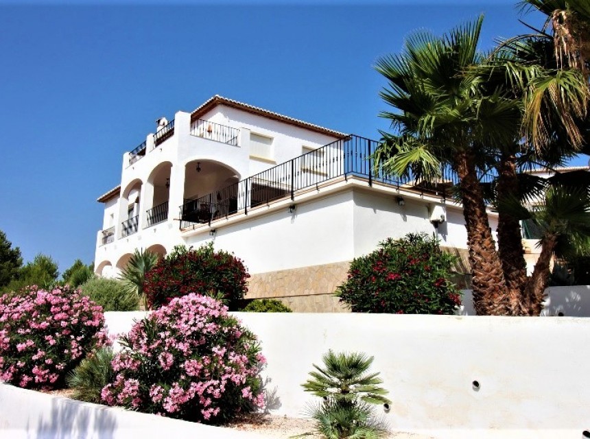 Sale - Villa -
Moraira - Benimeit