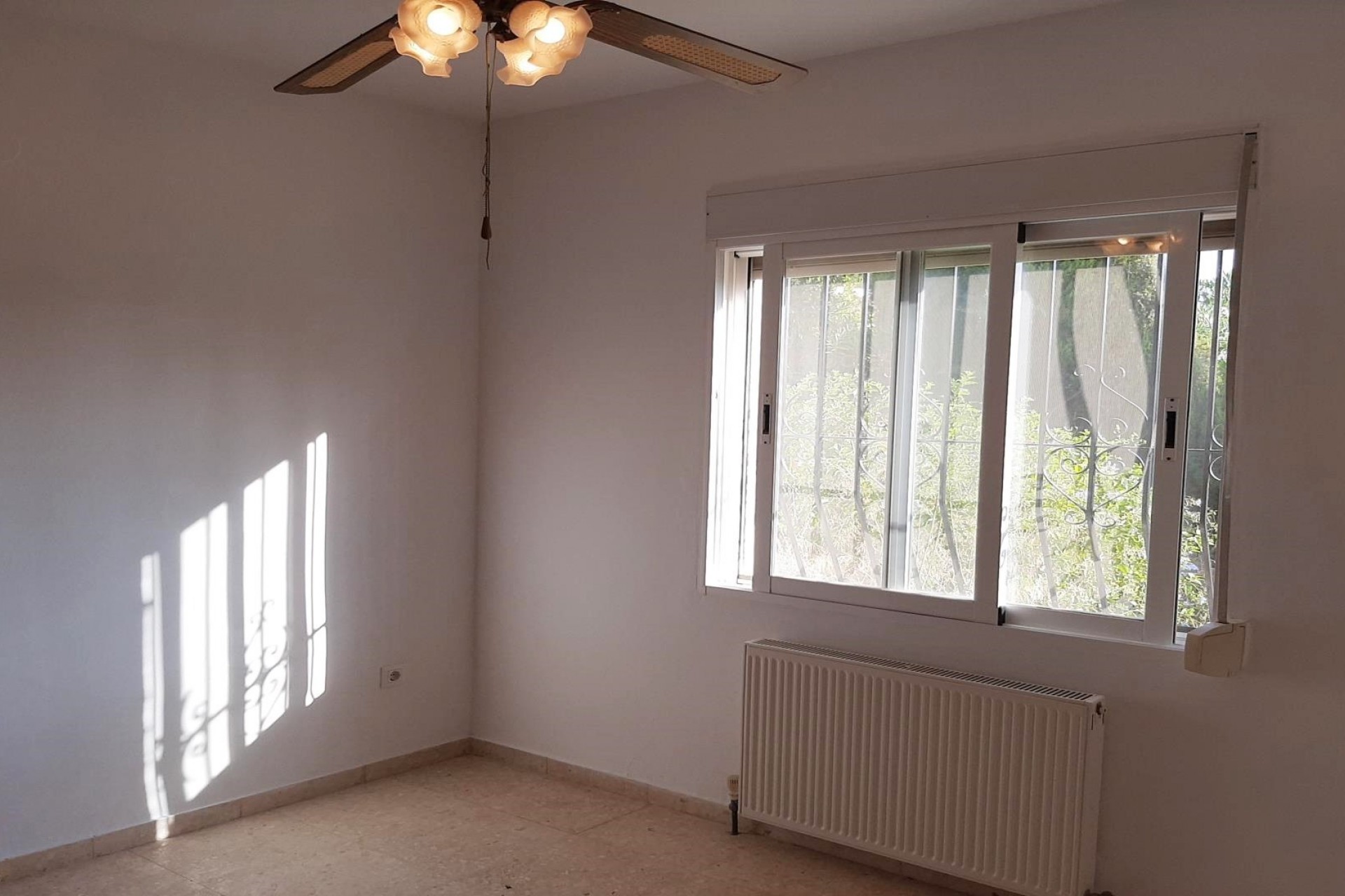 Sale - Villa -
Moraira - Benimeit