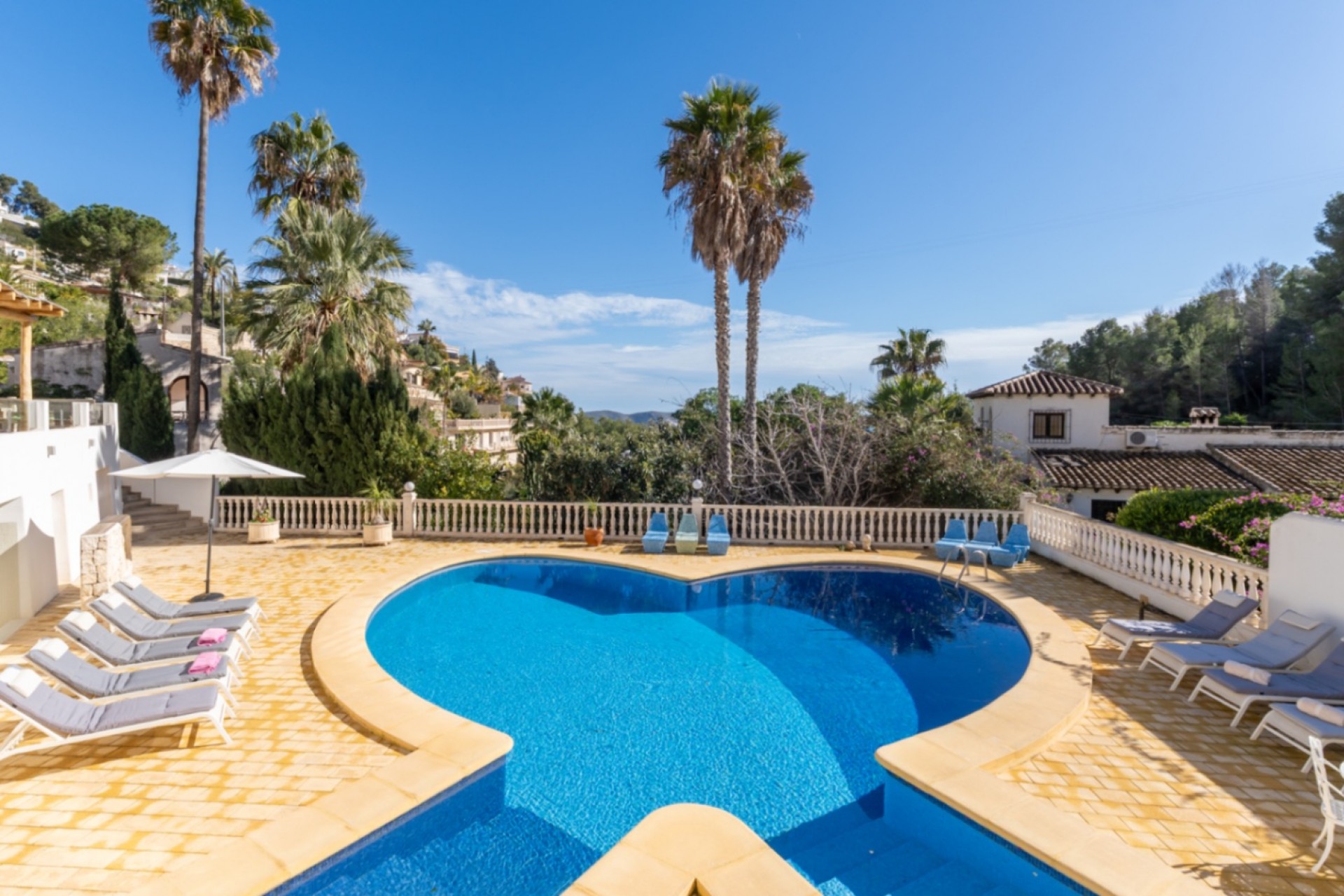 Sale - Villa -
Moraira - Benimeit