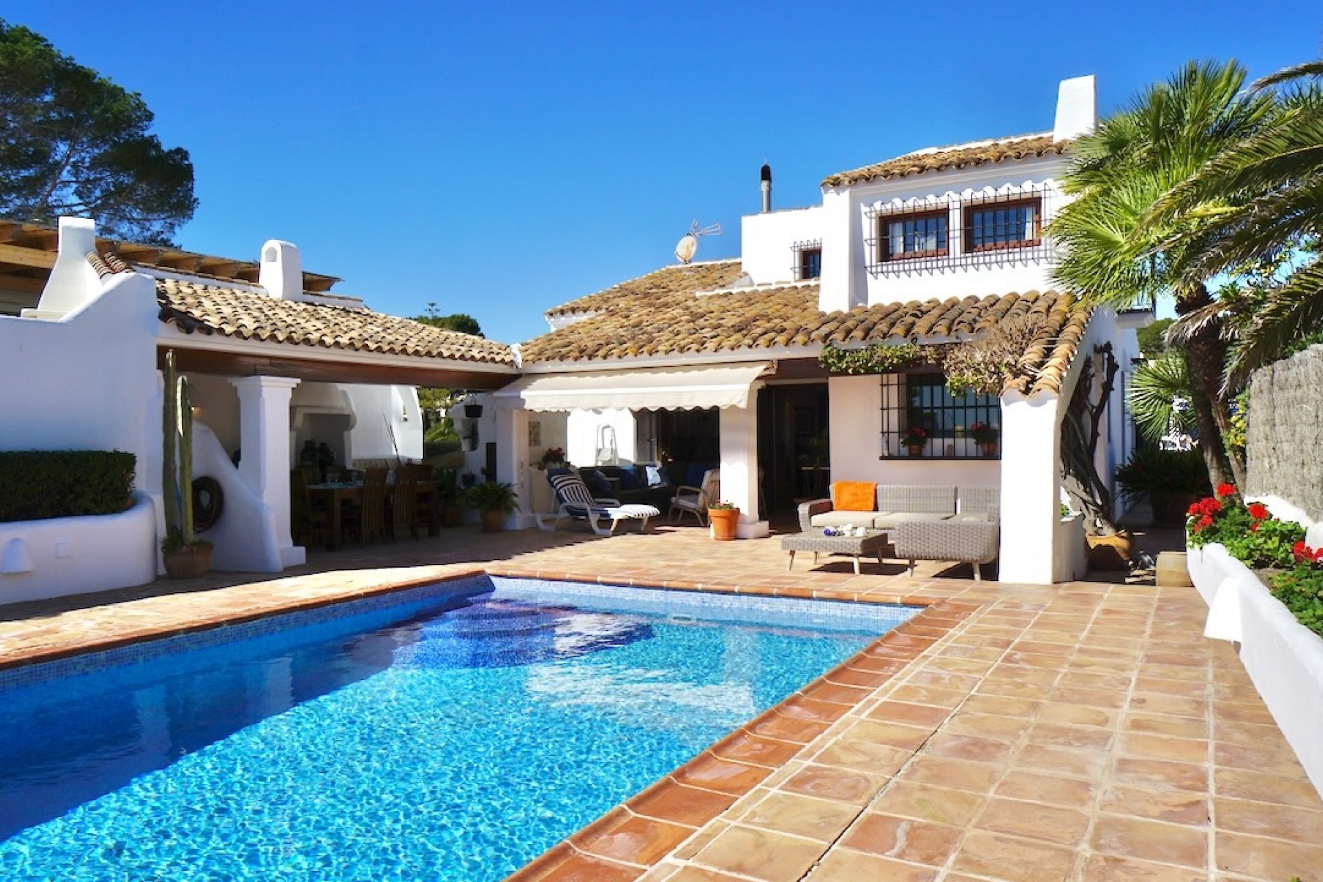 Sale - Villa -
Moraira - El Andragó