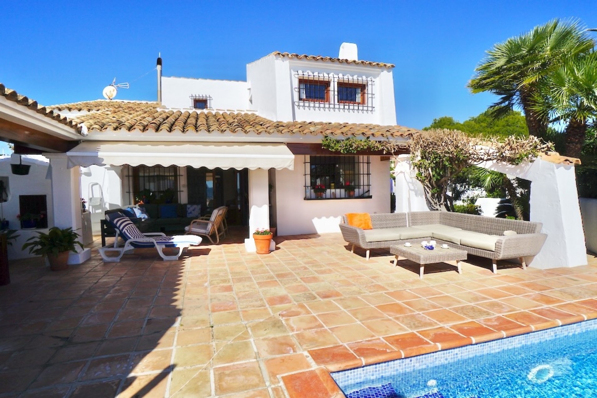 Sale - Villa -
Moraira - El Andragó