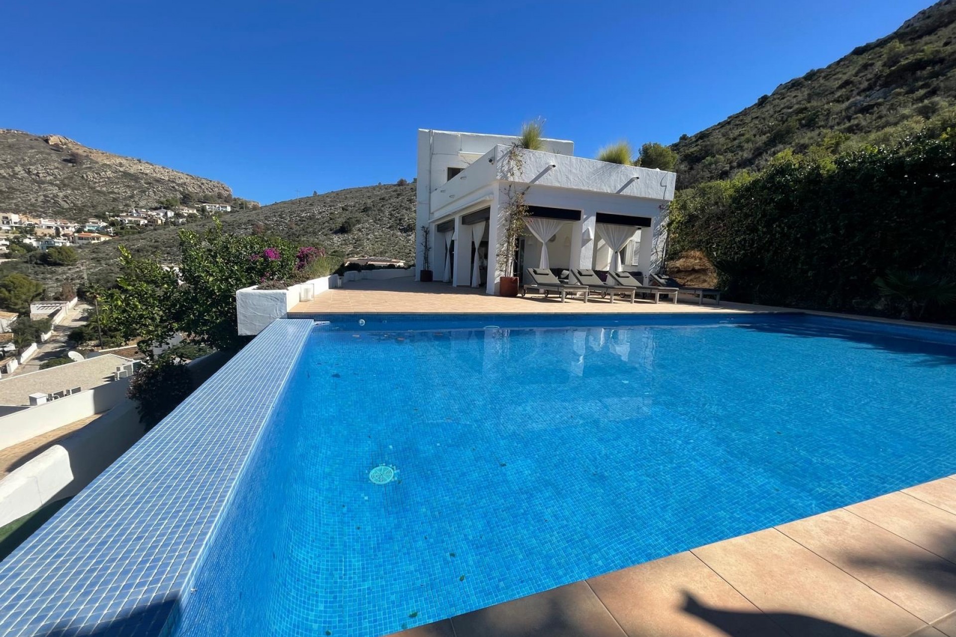 Sale - Villa -
Moraira - El Portet