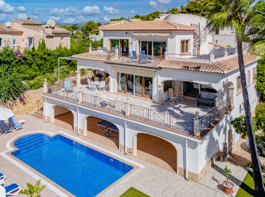 Sale - Villa -
Moraira - La Arnella