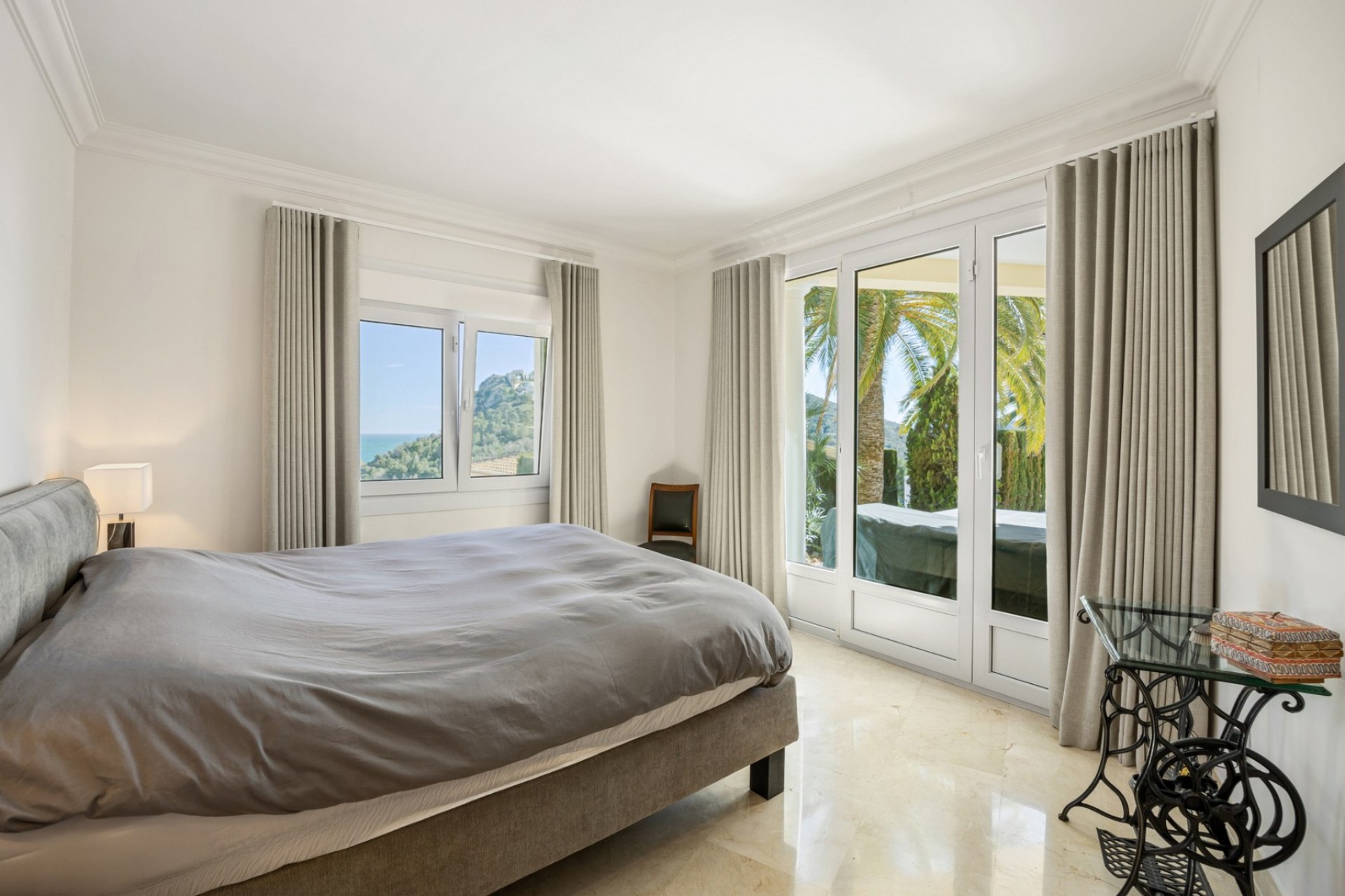 Sale - Villa -
Moraira - La Arnella