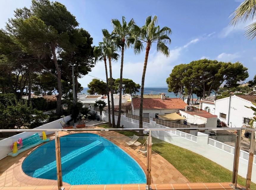 Sale - Villa -
Moraira - La Cometa