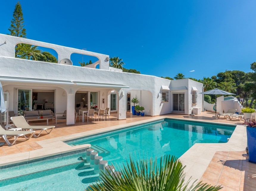 Sale - Villa -
Moraira - La Sabatera