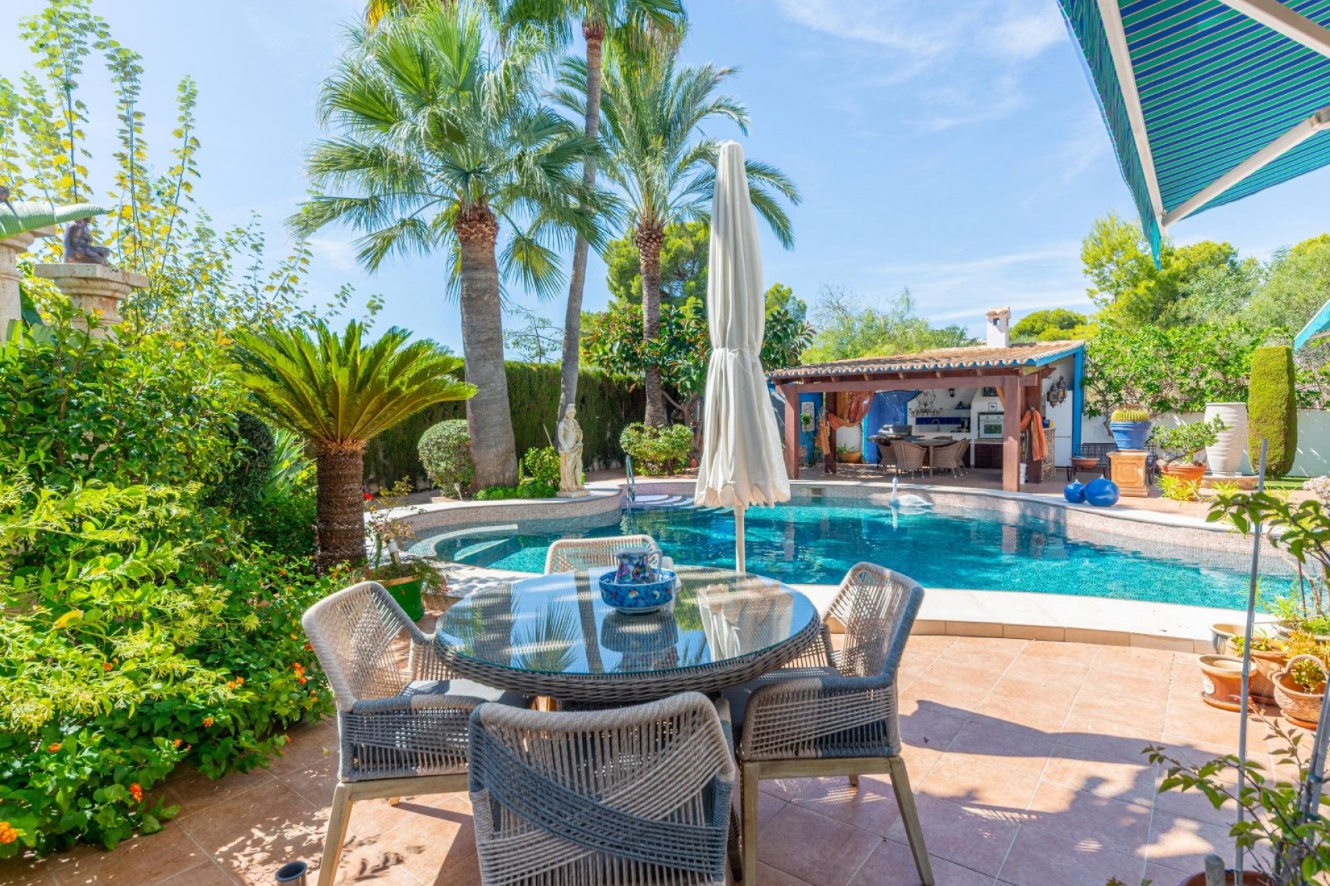 Sale - Villa -
Moraira - La Sabatera