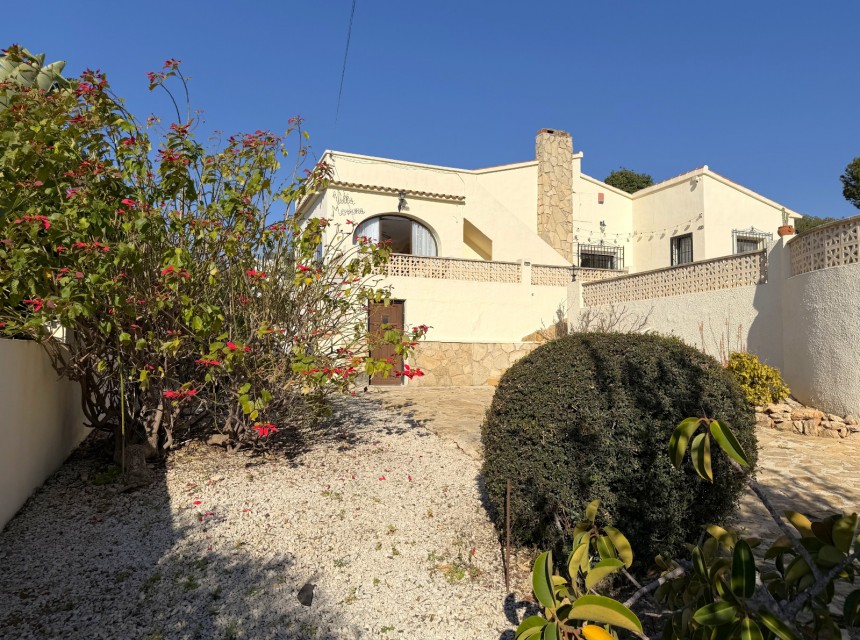 Sale - Villa -
Moraira - Pinar de Advocat