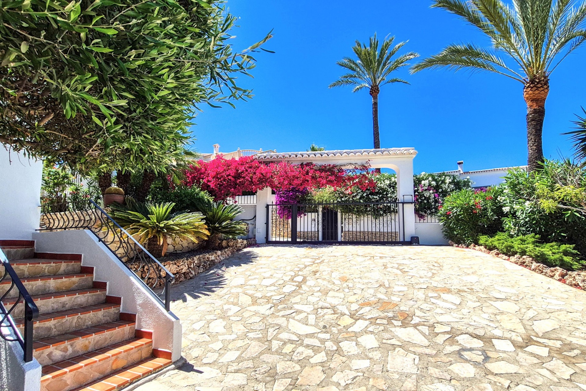 Sale - Villa -
Moraira - Pinar de Advocat