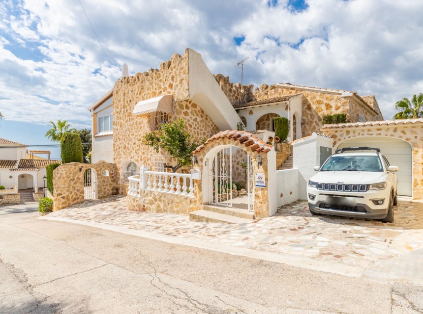 Sale - Villa -
Moraira - Pla de Mar