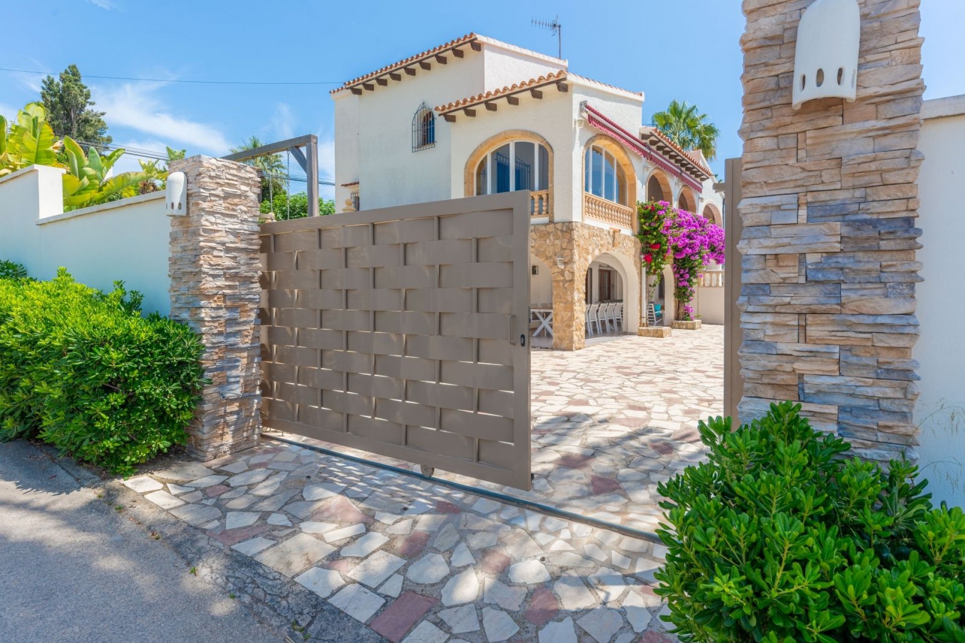 Sale - Villa -
Moraira - Pla de Mar