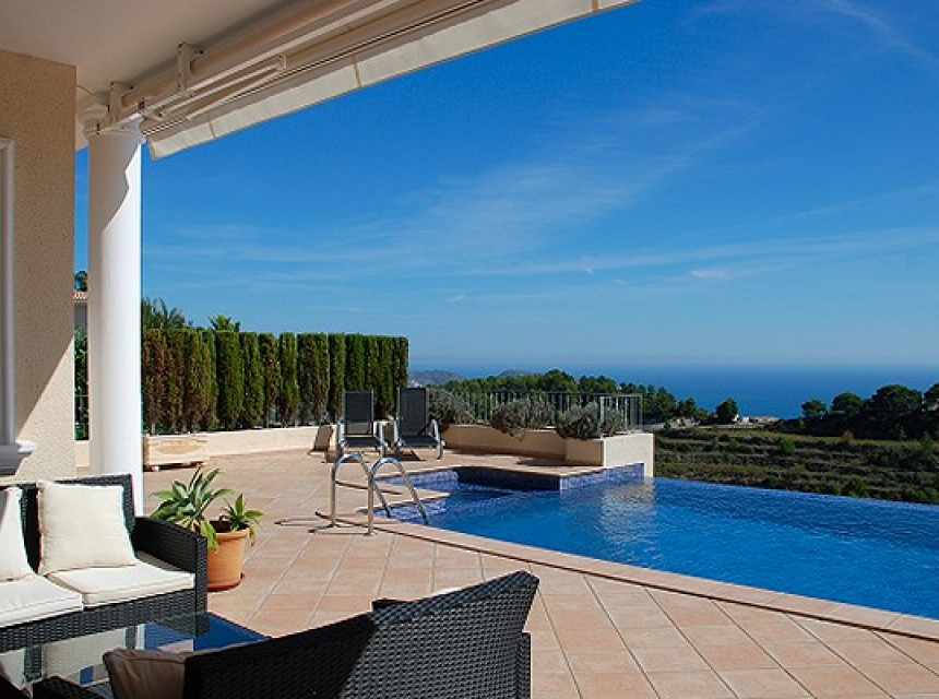 Sale - Villa -
Moraira