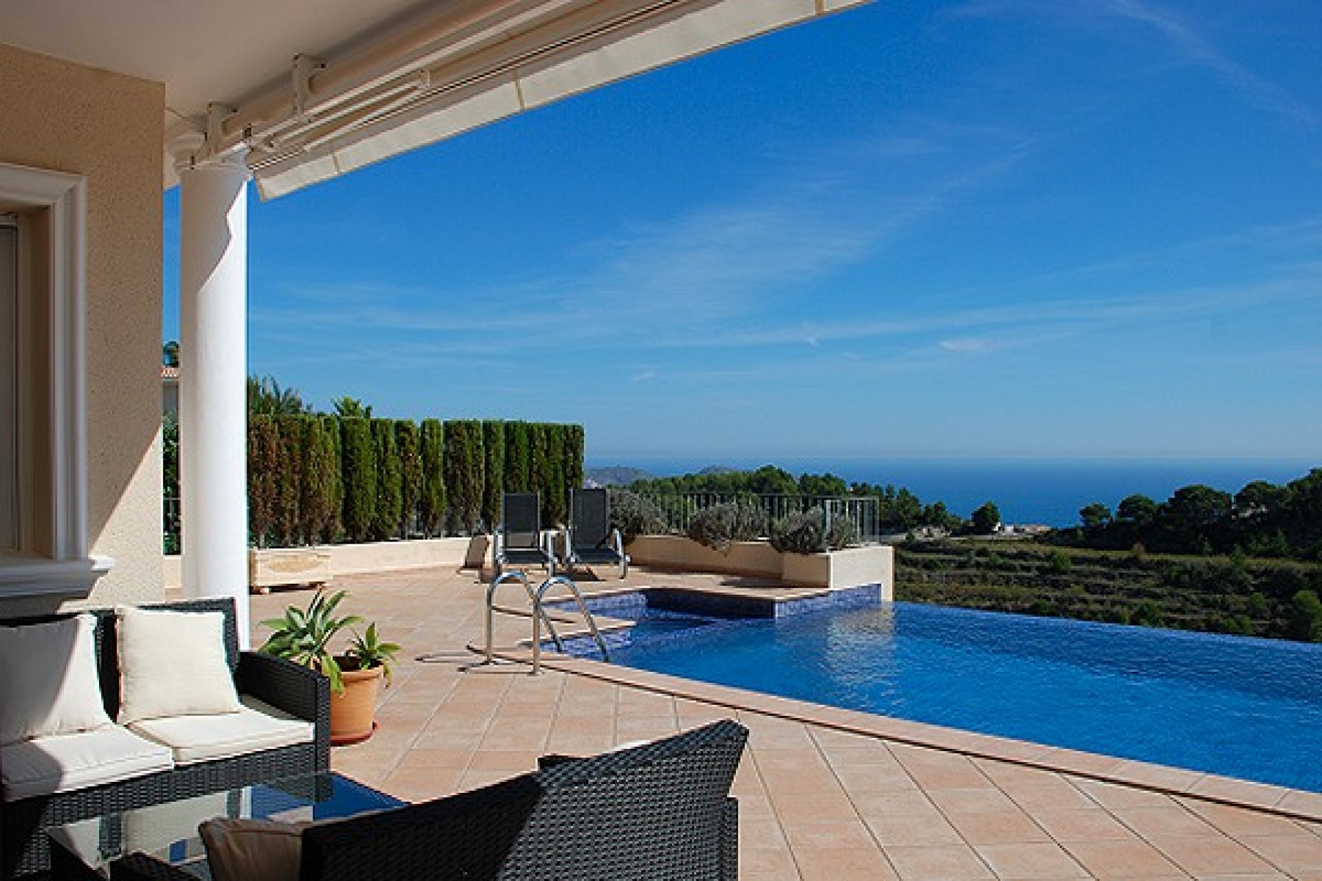 Sale - Villa -
Moraira