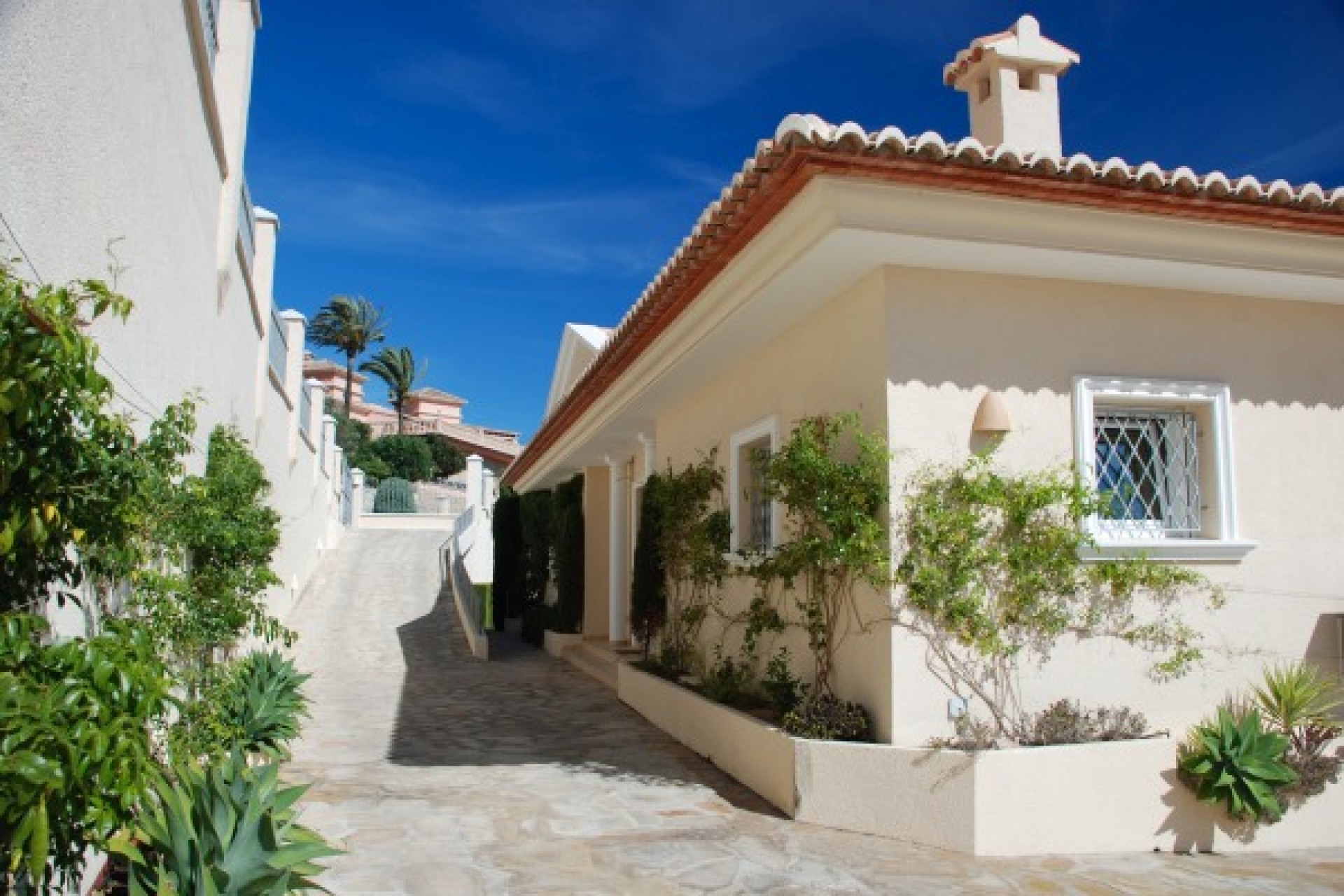 Sale - Villa -
Moraira
